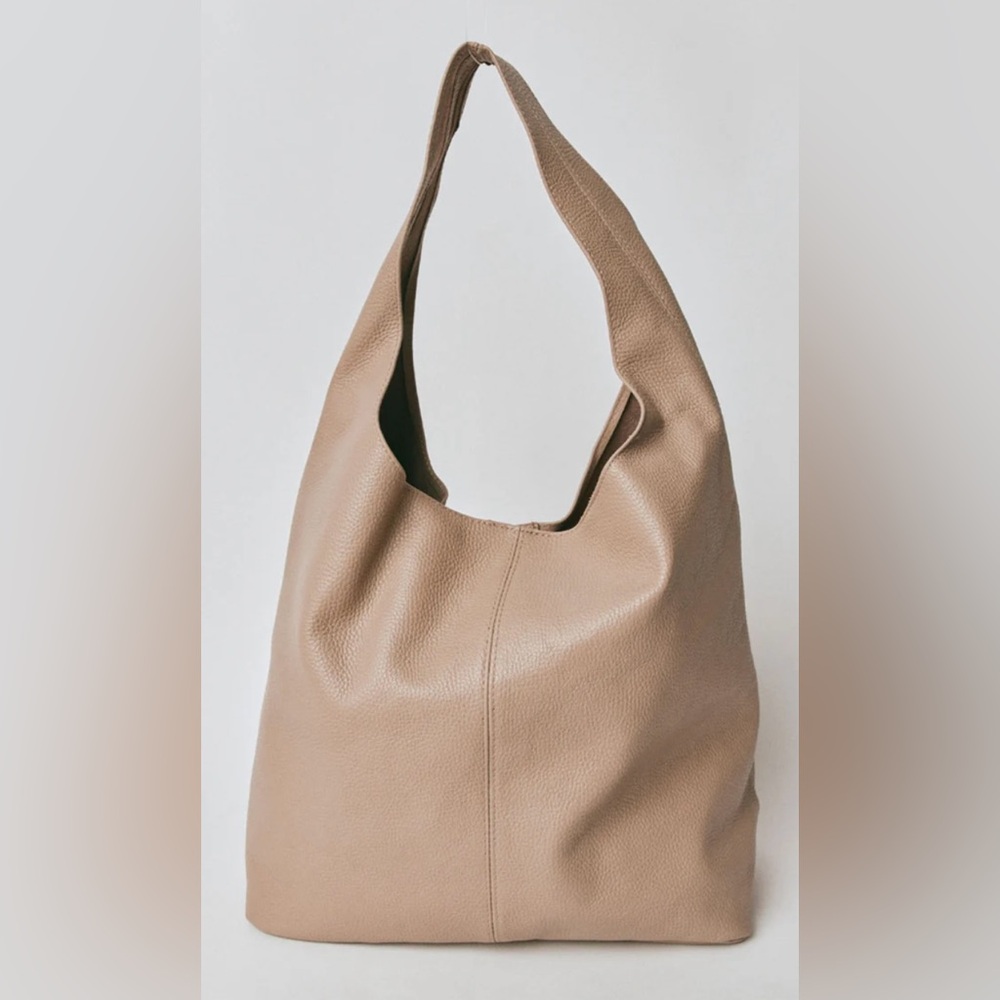 Vestirsi Scarlett- Large Soft Pebbled Leather Hobo Bag in Beige